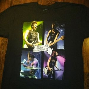 5 Seconds of Summer tee shirt xl